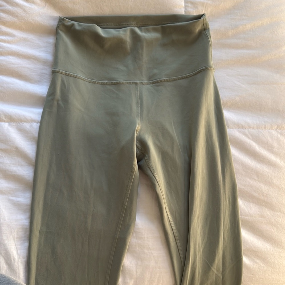 Lululemon Wunder Train 25” leggings
